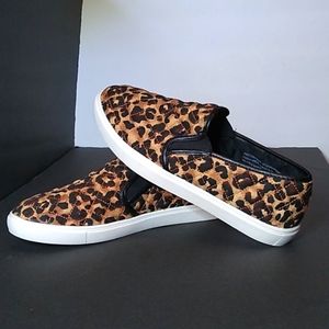 Time and Tru . Women's  Sneakers Animal Print .Sz 11 . Pre-owned